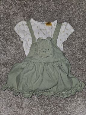 Disney Winnie The Pooh Two Piece Set - Size 18M